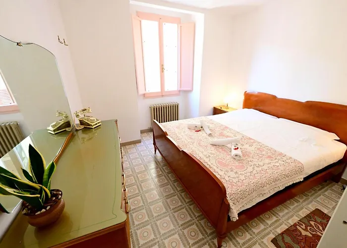 Little Italy بيرودجا